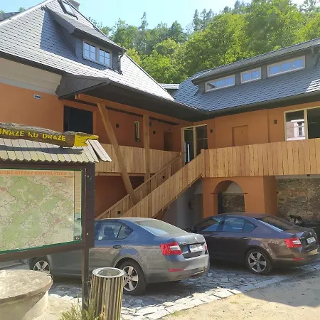 Pod Hradbami * Кршивоклат