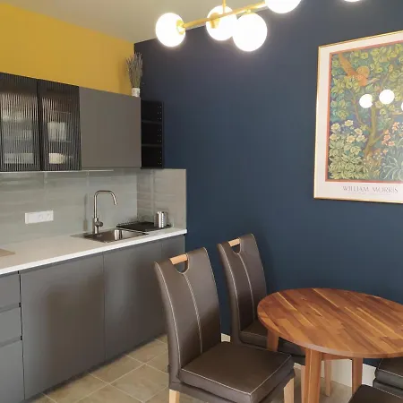 Pod Hradbami Апартаменты Кршивоклат