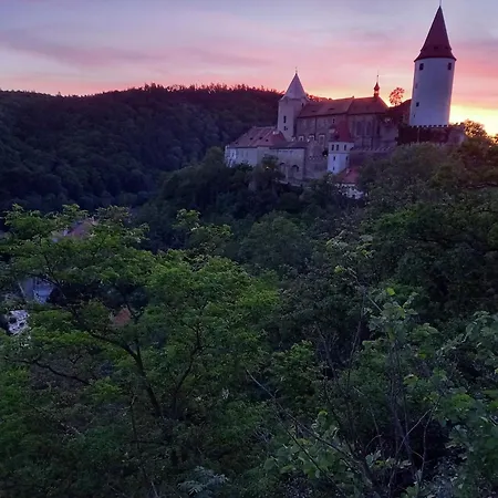 Pod Hradbami شقة Křivoklát