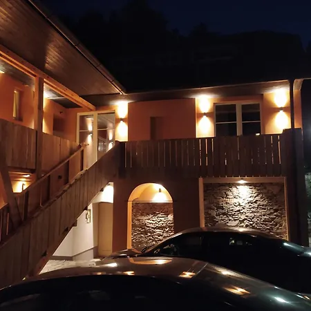 Pod Hradbami Křivoklát